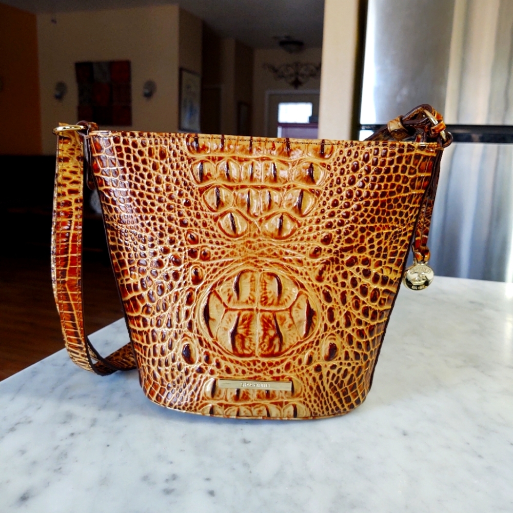 Brahmin like new, absolutely beautiful, shiny, bag